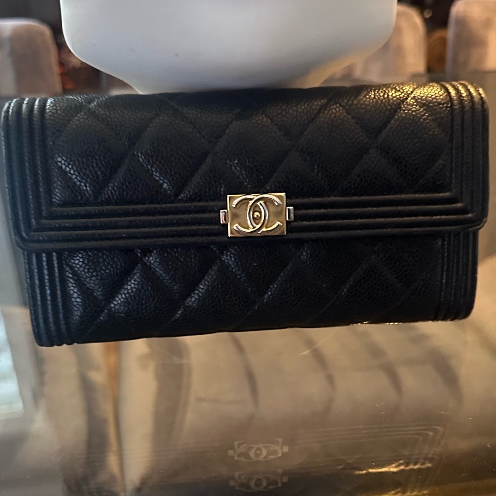 Chanel
Boy Flap Wallet Quilted Caviar Long - Picture 4 of 12